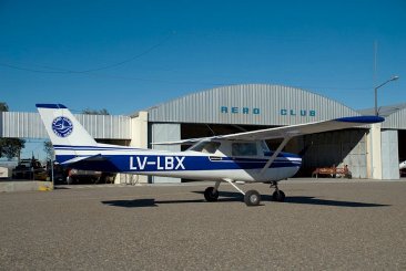 avion en aeroclub roca